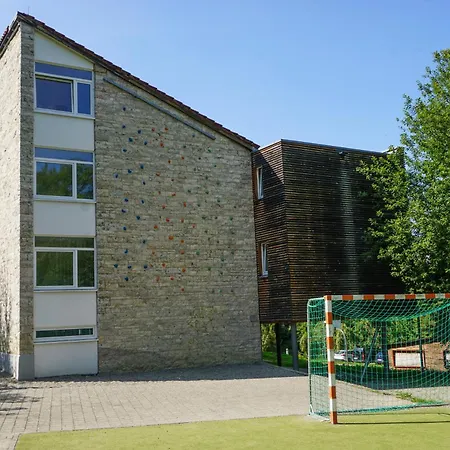 Jugendherberge Bad Urach אכסניה *